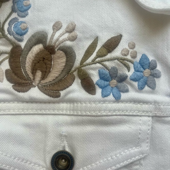 White embroidered jean jacket - Picture 3 of 3